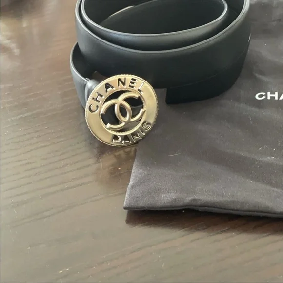 Chanel CC Logo Belt Black Leather Gold Medallion Buckle Size 90/36 Authentic - Picture 12 of 16